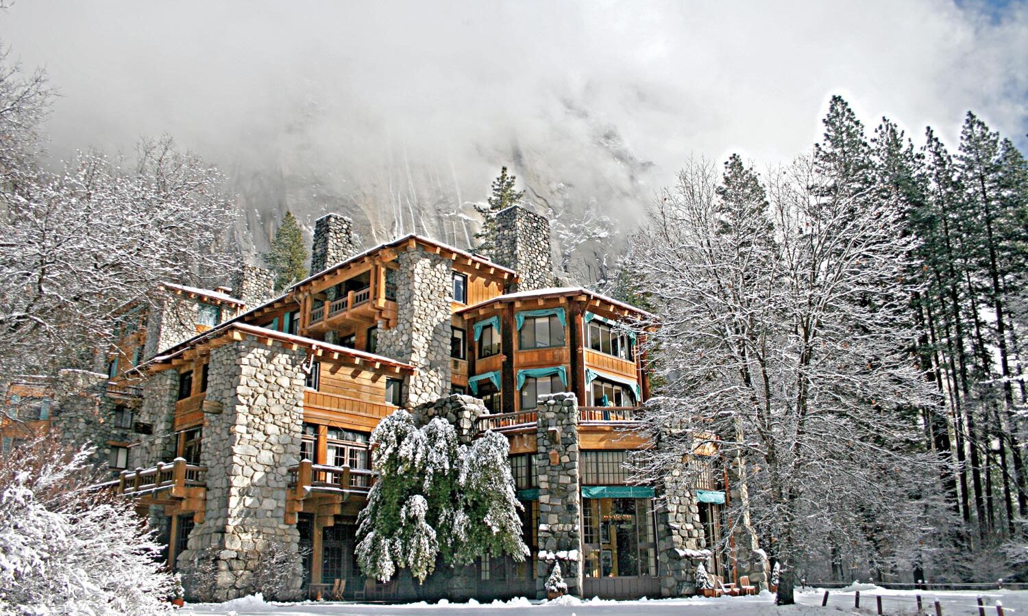 the-ahwahnee-in-winter